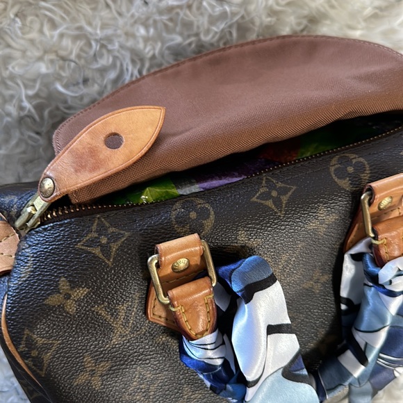Hí selling my LV  speedy 25 just worn once,It’s cute and timeless bag 💼 - Picture 9 of 9